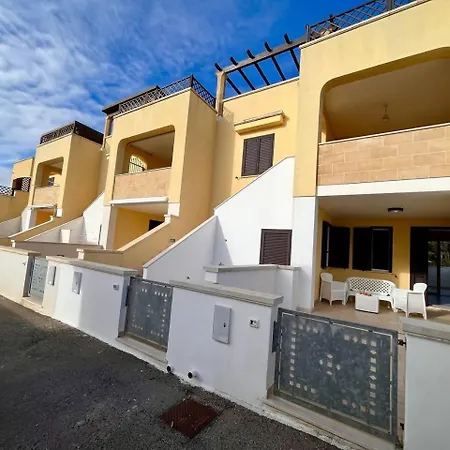 Holiday home Yellow Beachfront House 60 M By Salento Prime Marina Di Pescoluse