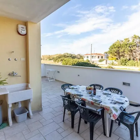 Yellow Beachfront House 60 M By Salento Prime