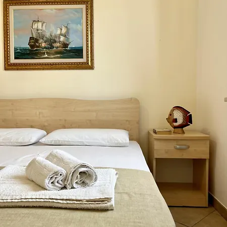 Yellow Beachfront House 60 M By Salento Prime * Marina Di Pescoluse